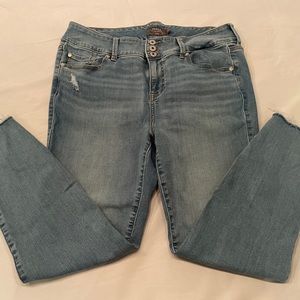 Torrid Jeans Size 16R distressed (super soft Jegging) 3 button top
